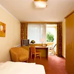 Hotel Astoria - Alexandra Kraemer Ek Bad Fussing