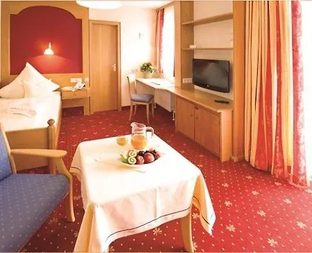 Astoria - Alexandra Kraemer Ek Hotel