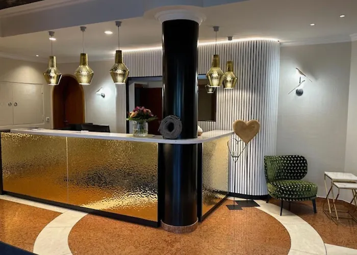 Astoria - Alexandra Kraemer Ek Hotel