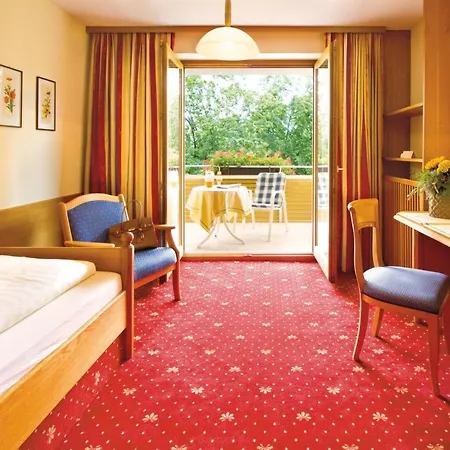 Astoria - Alexandra Kraemer Ek