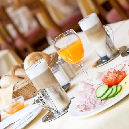 Astoria - Alexandra Kraemer Ek Bad Fussing