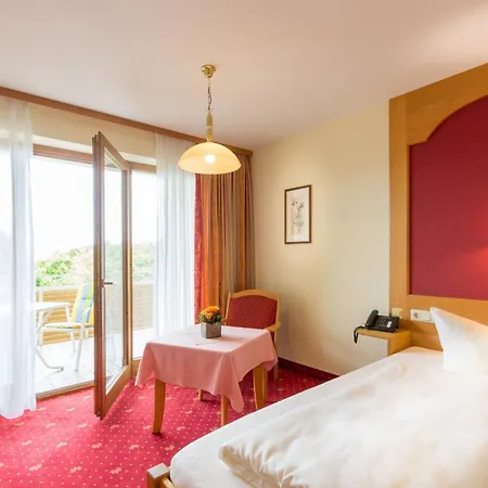 Astoria - Alexandra Kraemer Ek 3*